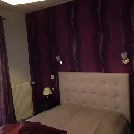 Hotel Le Chatelet 圣保罗－德弗努耶 外观 照片