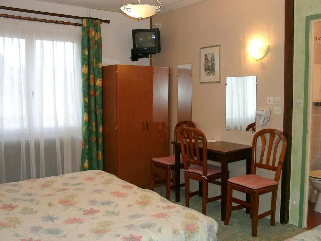 Hotel Le Chatelet 圣保罗－德弗努耶 外观 照片